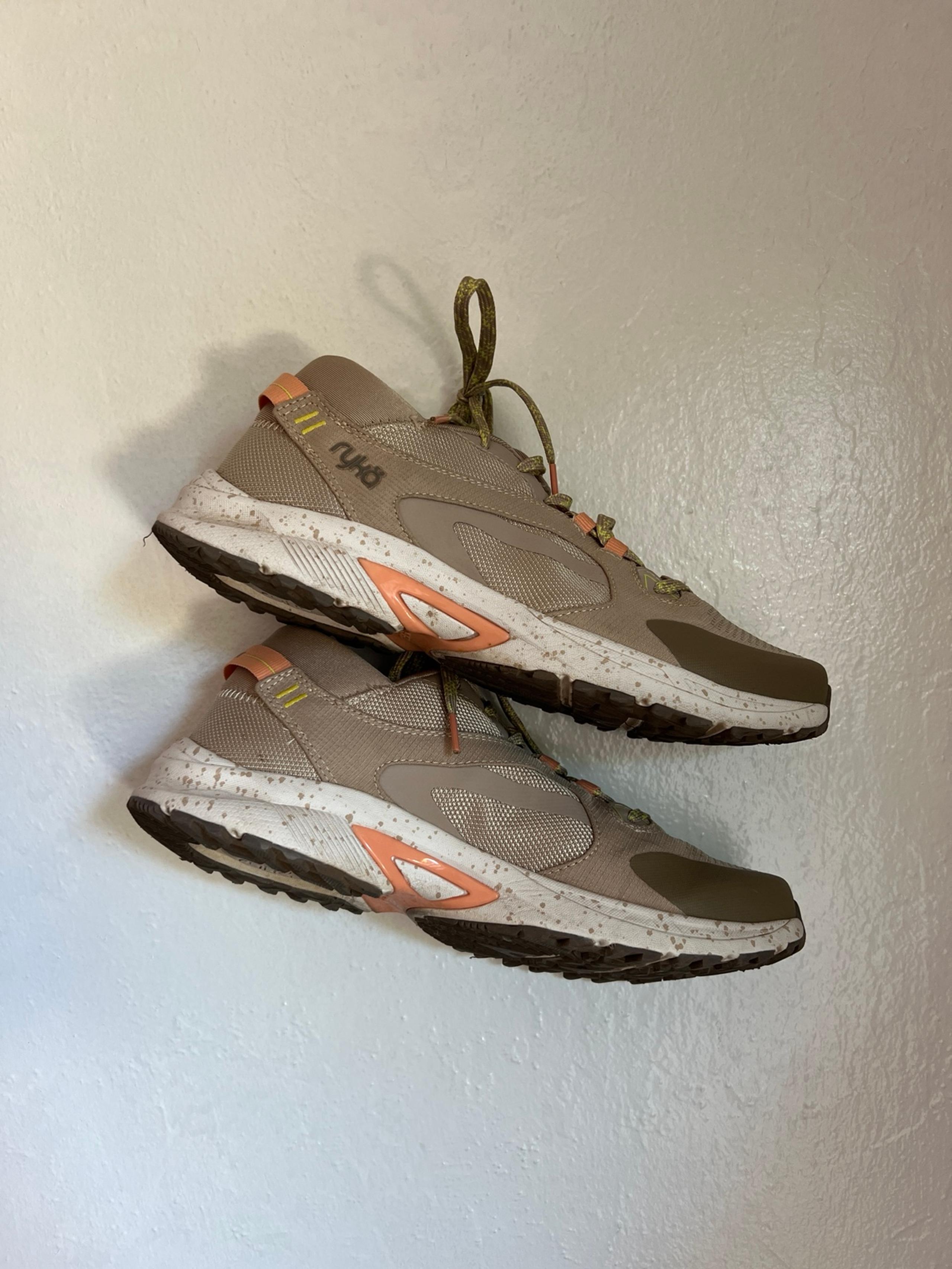 Running Shoes