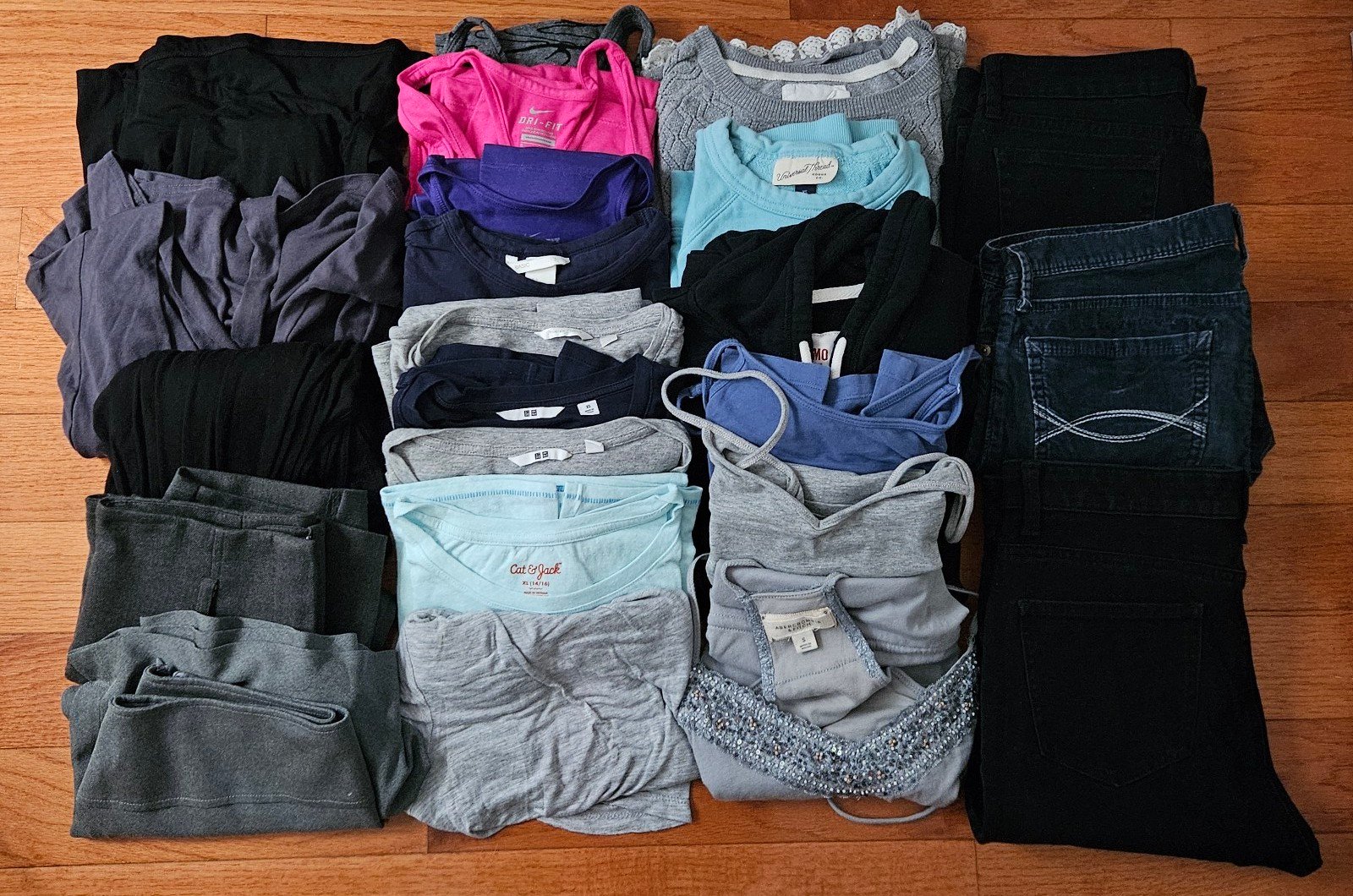 Mixed Lot Women's XS or S, Mossimo, Uniqlo, abercrombie, Nike, H&M, Old Navy