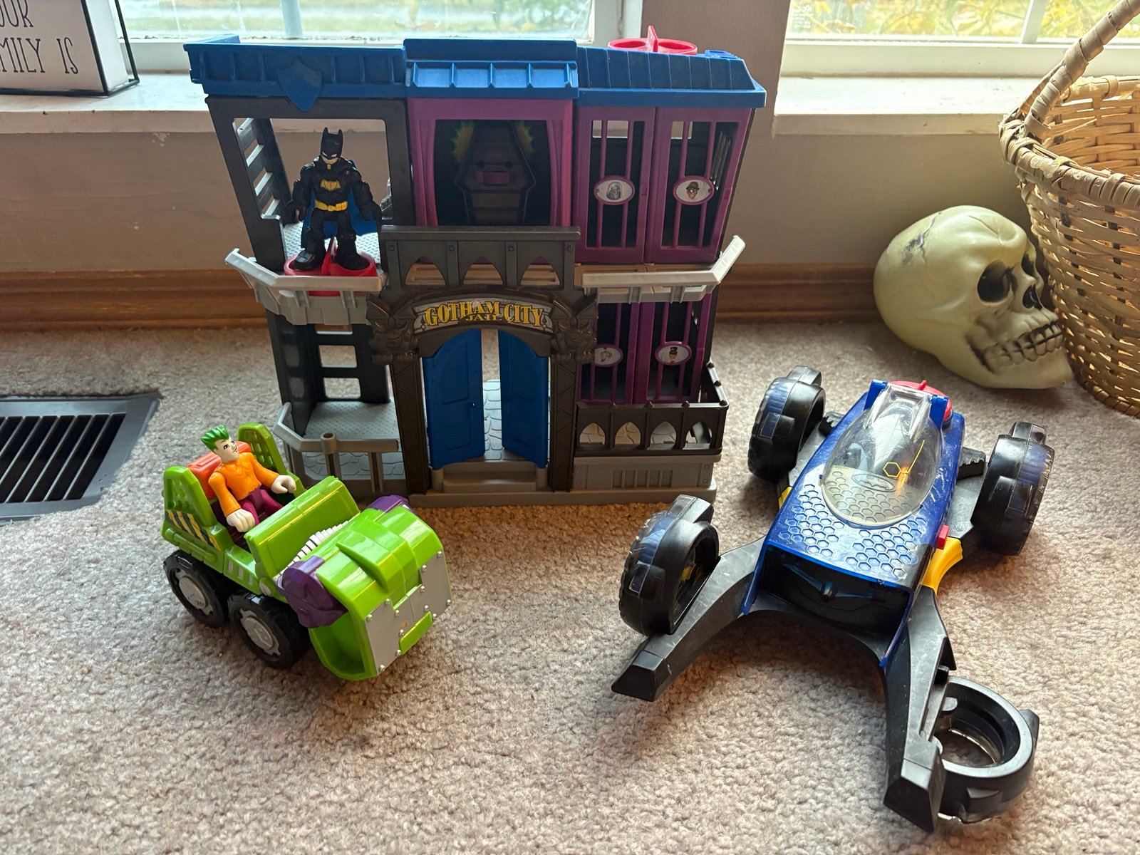 Batman Imaginext Lot – Gotham City Jail, Batmobile & 4 Figures
