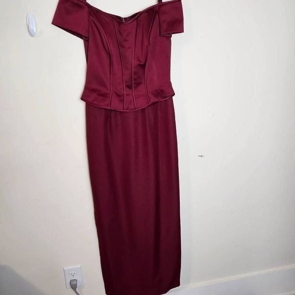Vintage Cachet Off Shoulder Maroon Evening Gown Prom Dress Size 8