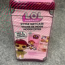 L.O.L. Surprise! Style Suitcase Interactive DressUp Set – Cherry - Rare