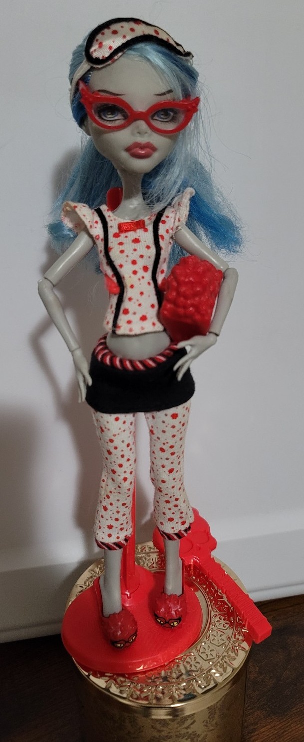Monster High Ghoulia Yelps Dead Tired Collection
