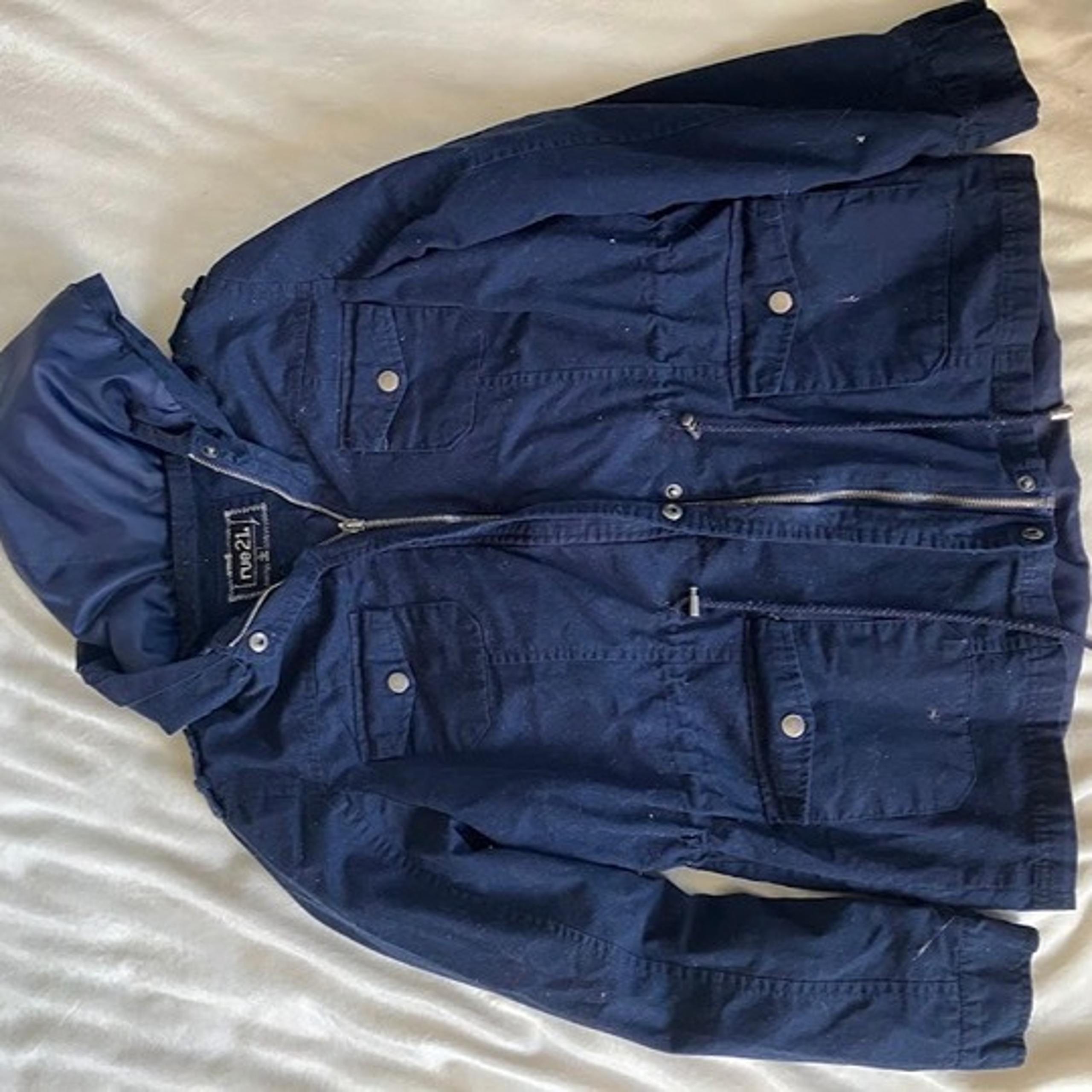 RUE21 Navy Blue Winter Coat Size L Zipper Pocket Pre-Owned No Stains Light Outer