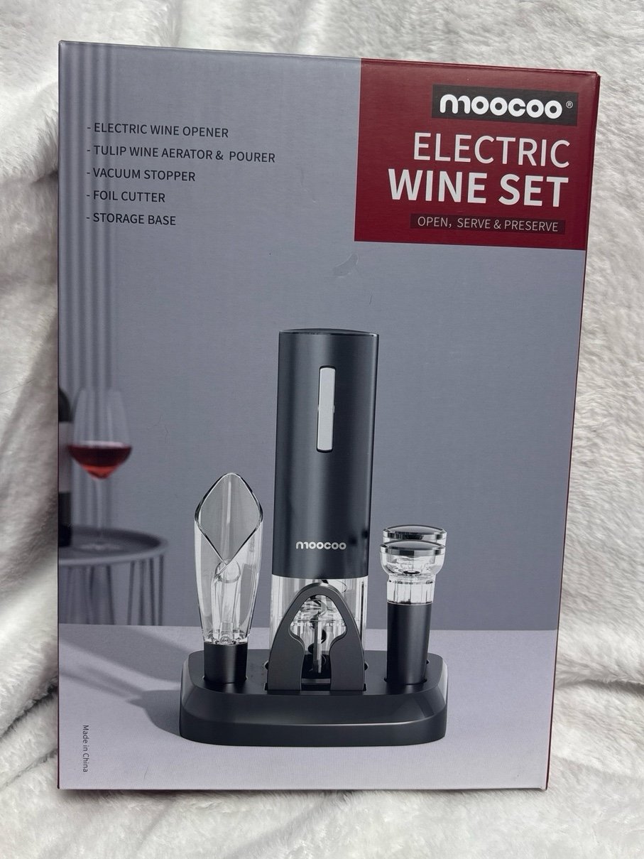 BNIB Moocoo Electric Wine Set ‘Open, Serve, Preserve’ Black