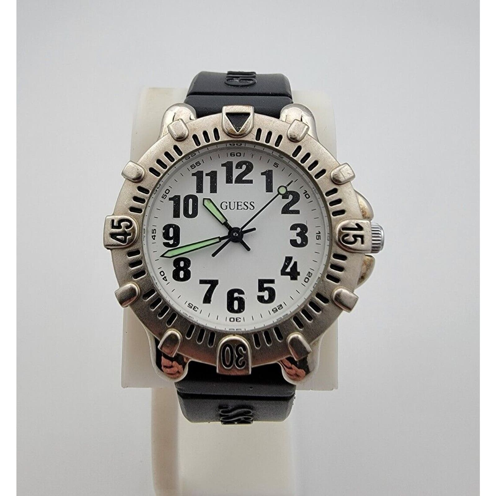Men's Guess Inc 1993 Stainless Steel White Dial Quartz Dive Watch New Battery