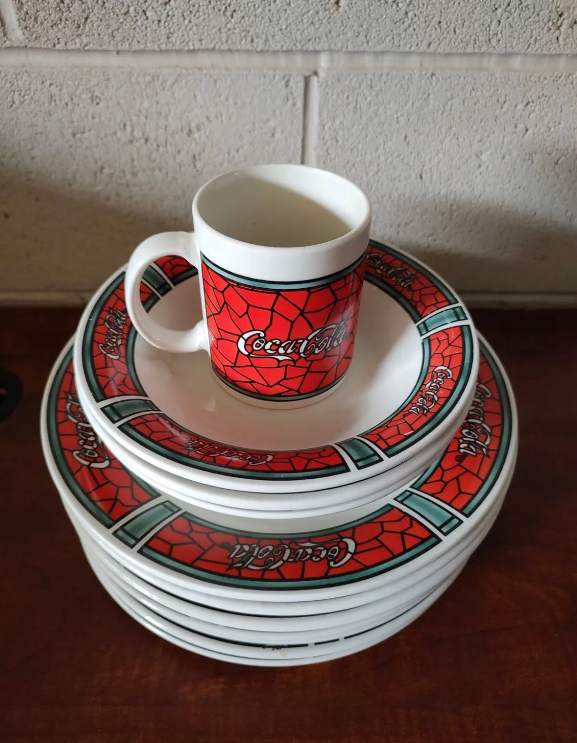 1996 Coca Cola Gibson Dinnerware Set 11 Pc Dinner Plates Soup Bowls Mug A9