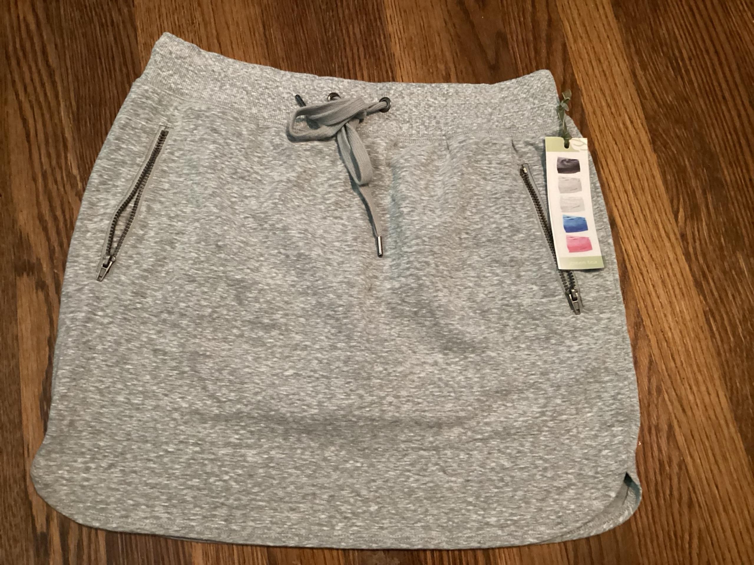 NWT Green Tea short gray skirt ladies small
