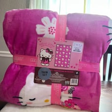 Hello kitty blanket