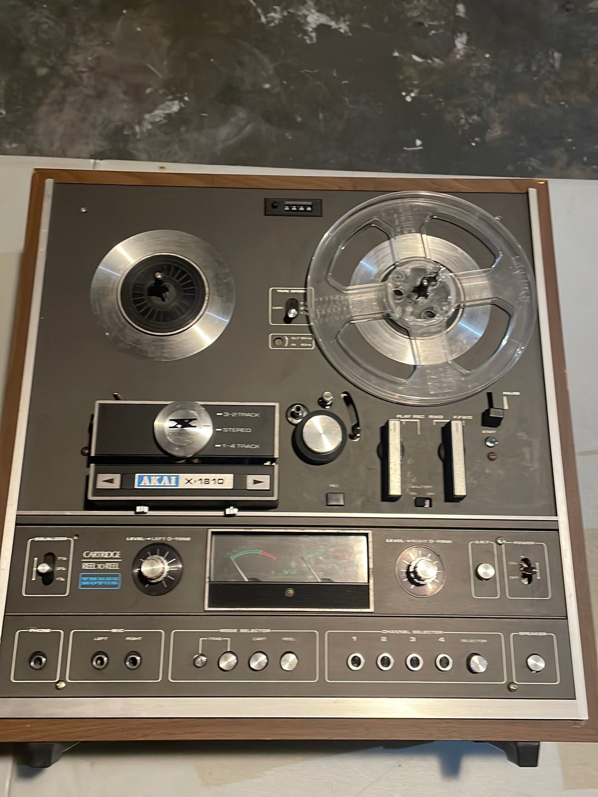 Akai x-1810 Eight track player