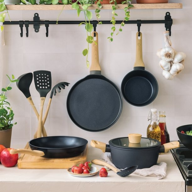 Set of 3 Frying Pans, 8\