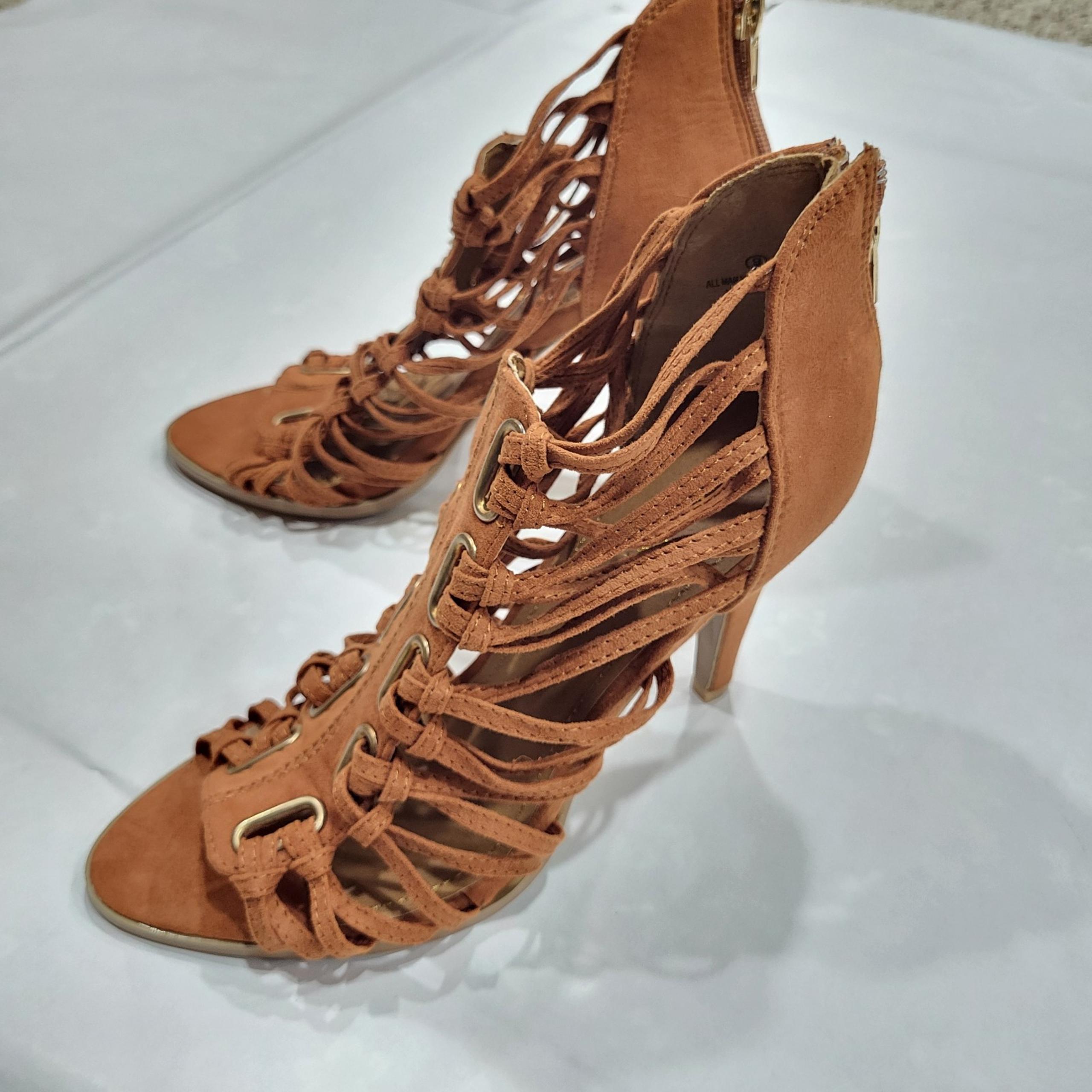 LILIANA Size 9 Strappy Sandals Women's Heels Brown Tan