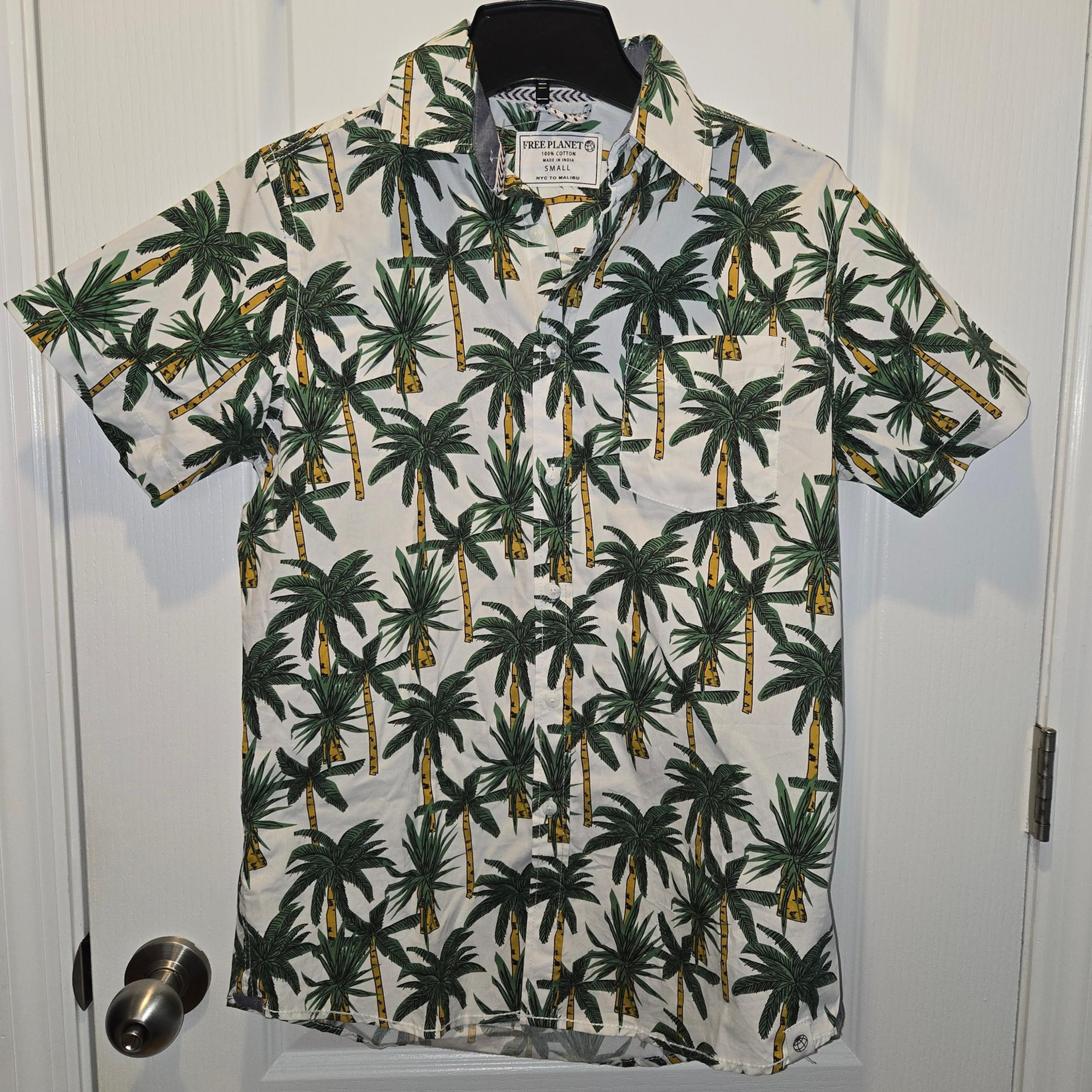 NWOT Free Planet palm tree shirt sz S button up