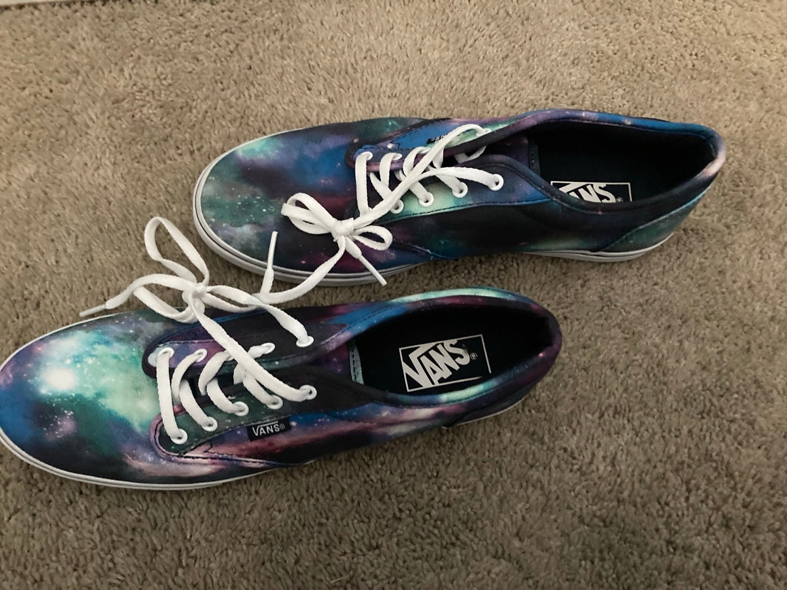 Vans Sneakers Galaxy Woman size 10, like new, rare hard to find, galaxy design