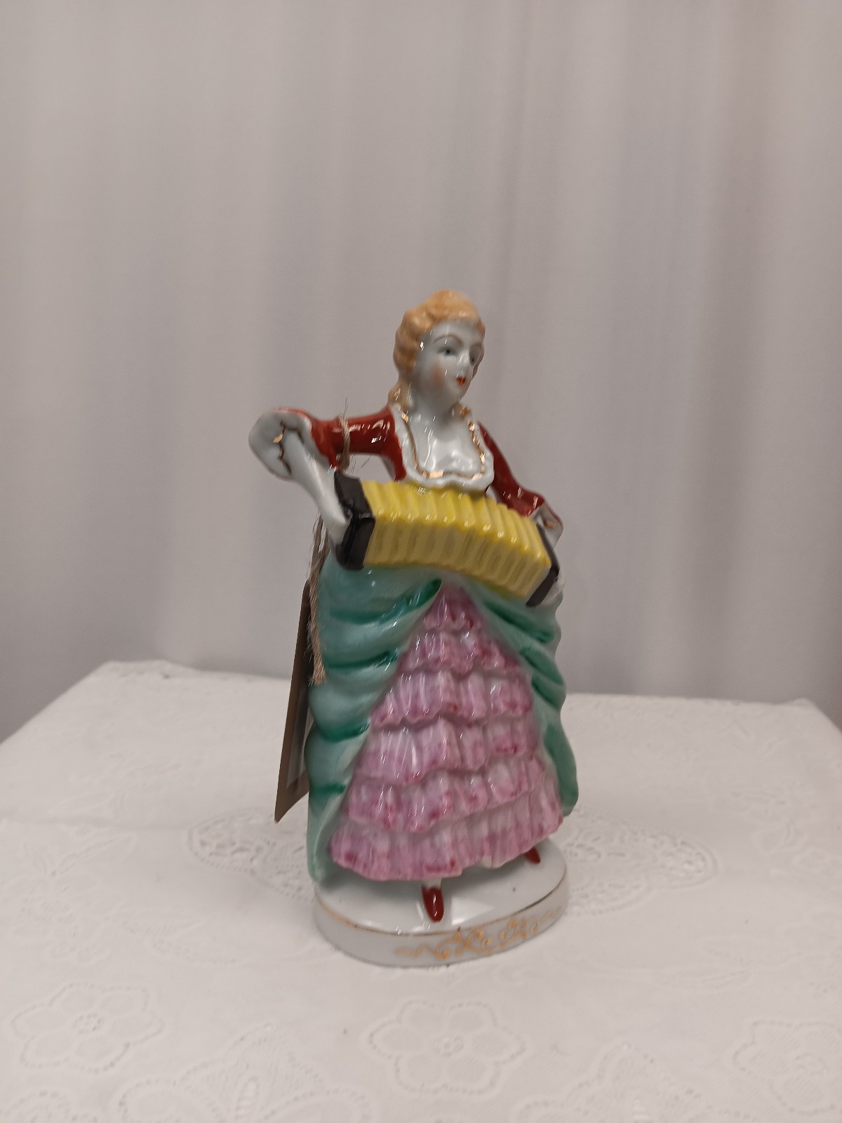 Marie antoinette style figurine.