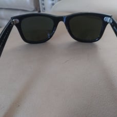 Ray ban wayferers.