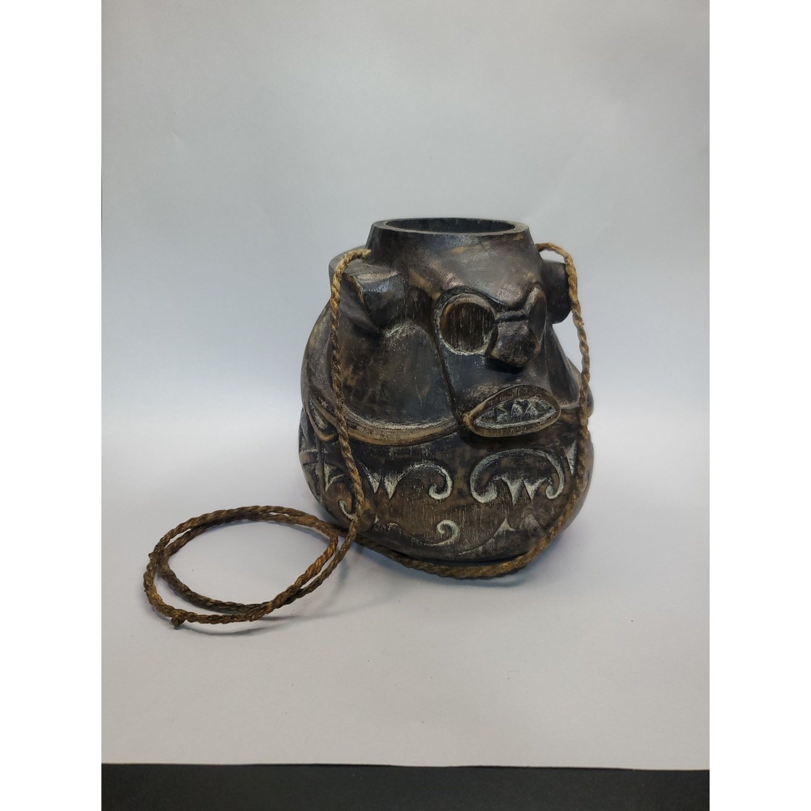 TRADITIONAL AFRICAN CARVED WOOD SCULPTURE WATER JUG / CONTAINER