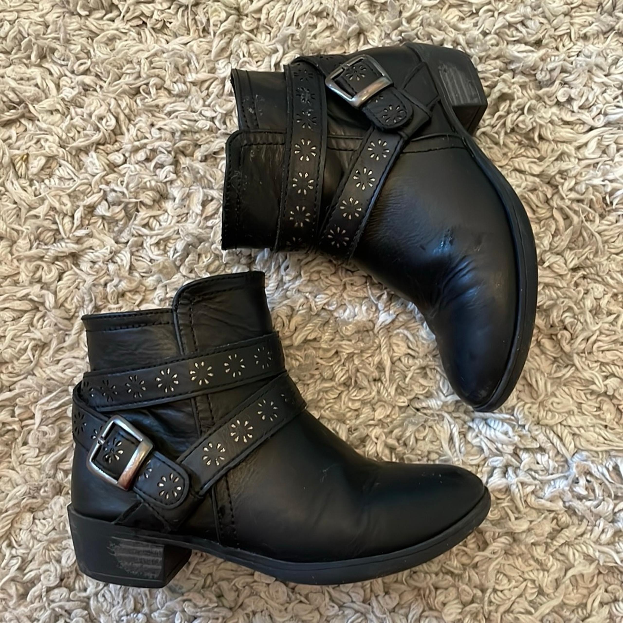 SO “Samanthaa 02” Black Ankle Boots, Size 13
