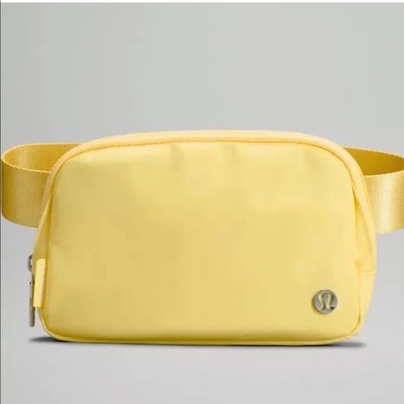 Lululemon Everywhere Belt Bag in Sunray Yellow BRAND NEW