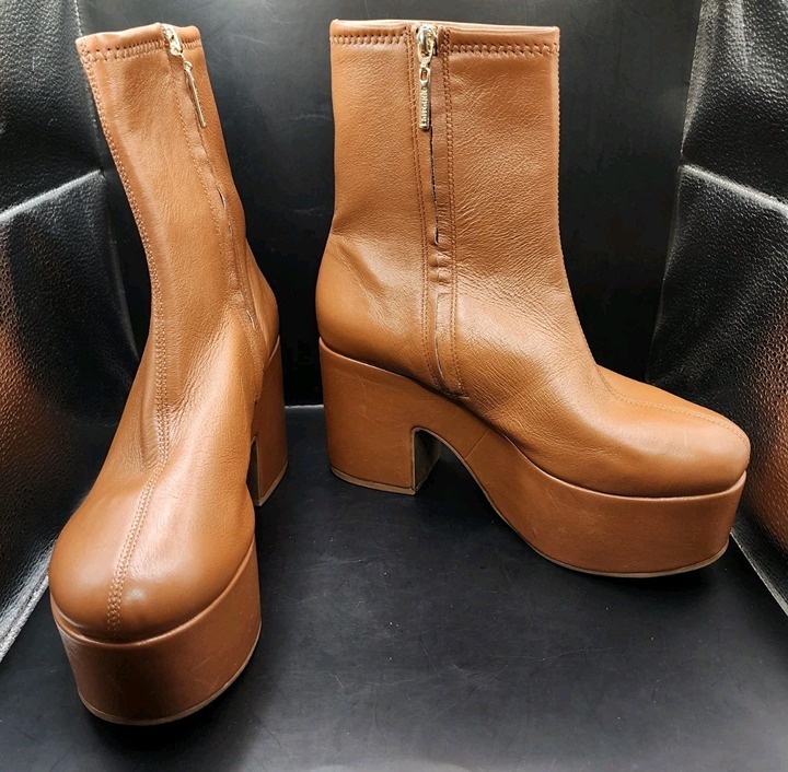Larroude Womens Miso Caramel Platform Boots Size 9.5 Stretch Leather