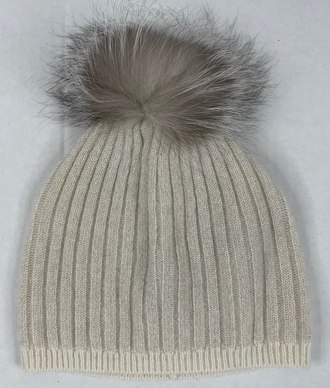 AMICALE CASHMERE BEANIE FOX FUR POM IVORY ONE SIZE