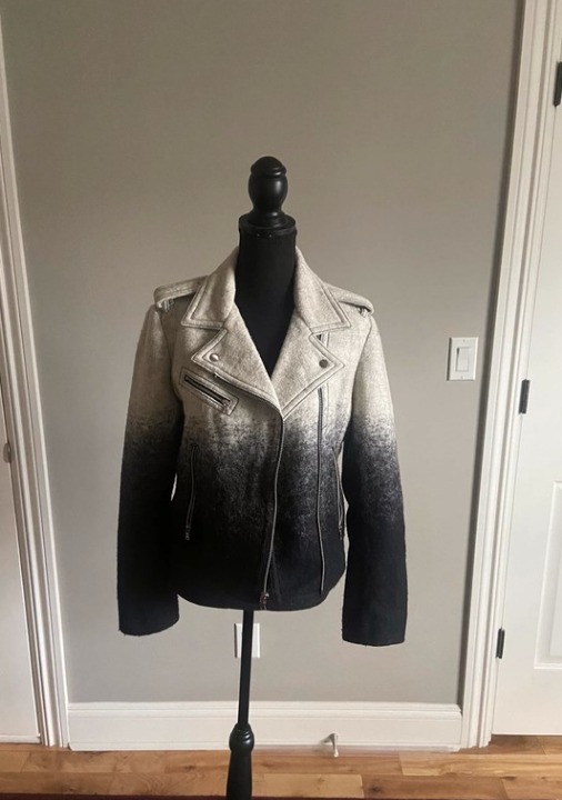 Gap Women's Wool Jacket! Black and white Ombré!