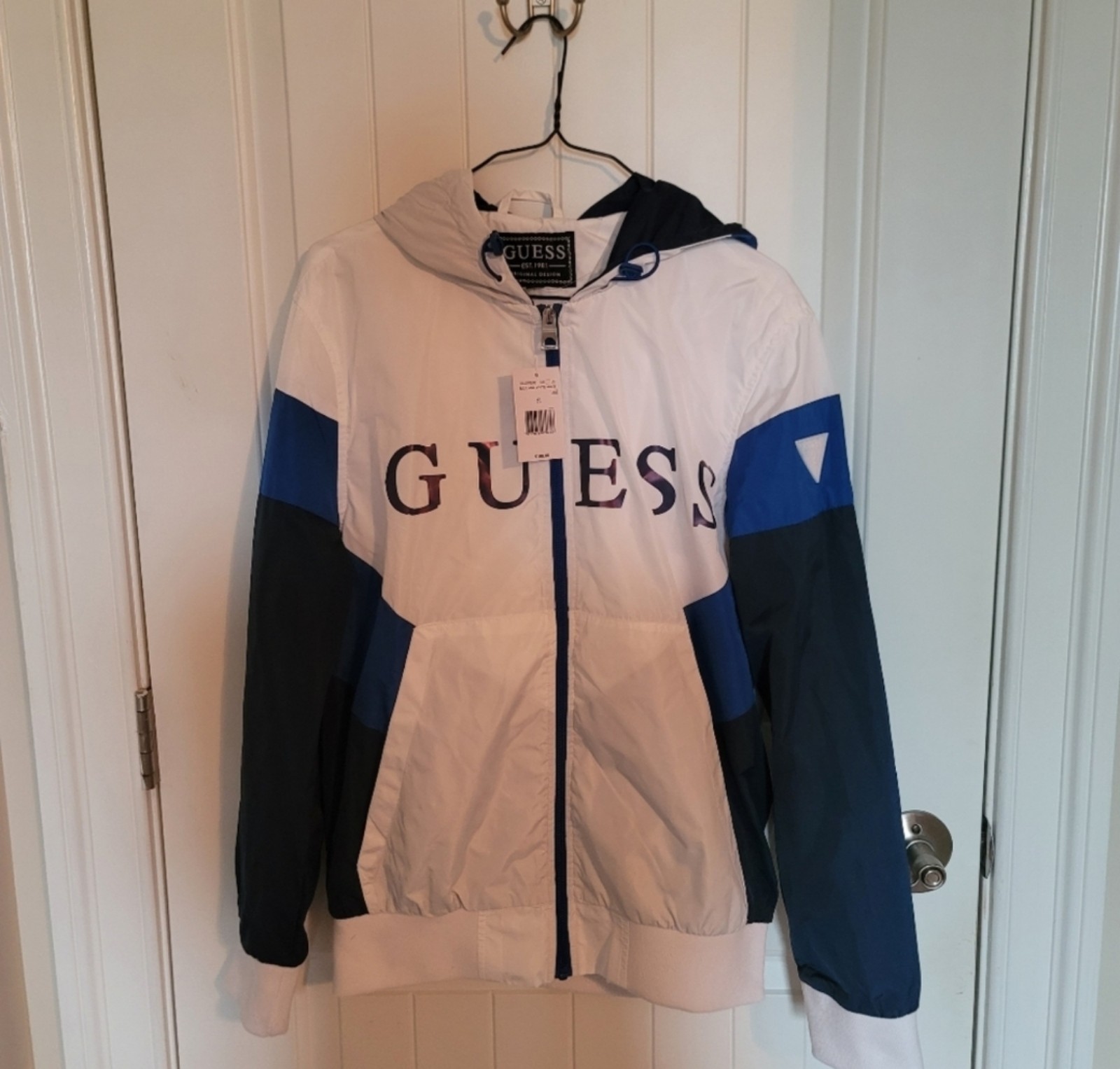NWT Guess Blue and White Multi Windbreaker Jacket Coat Mens Small