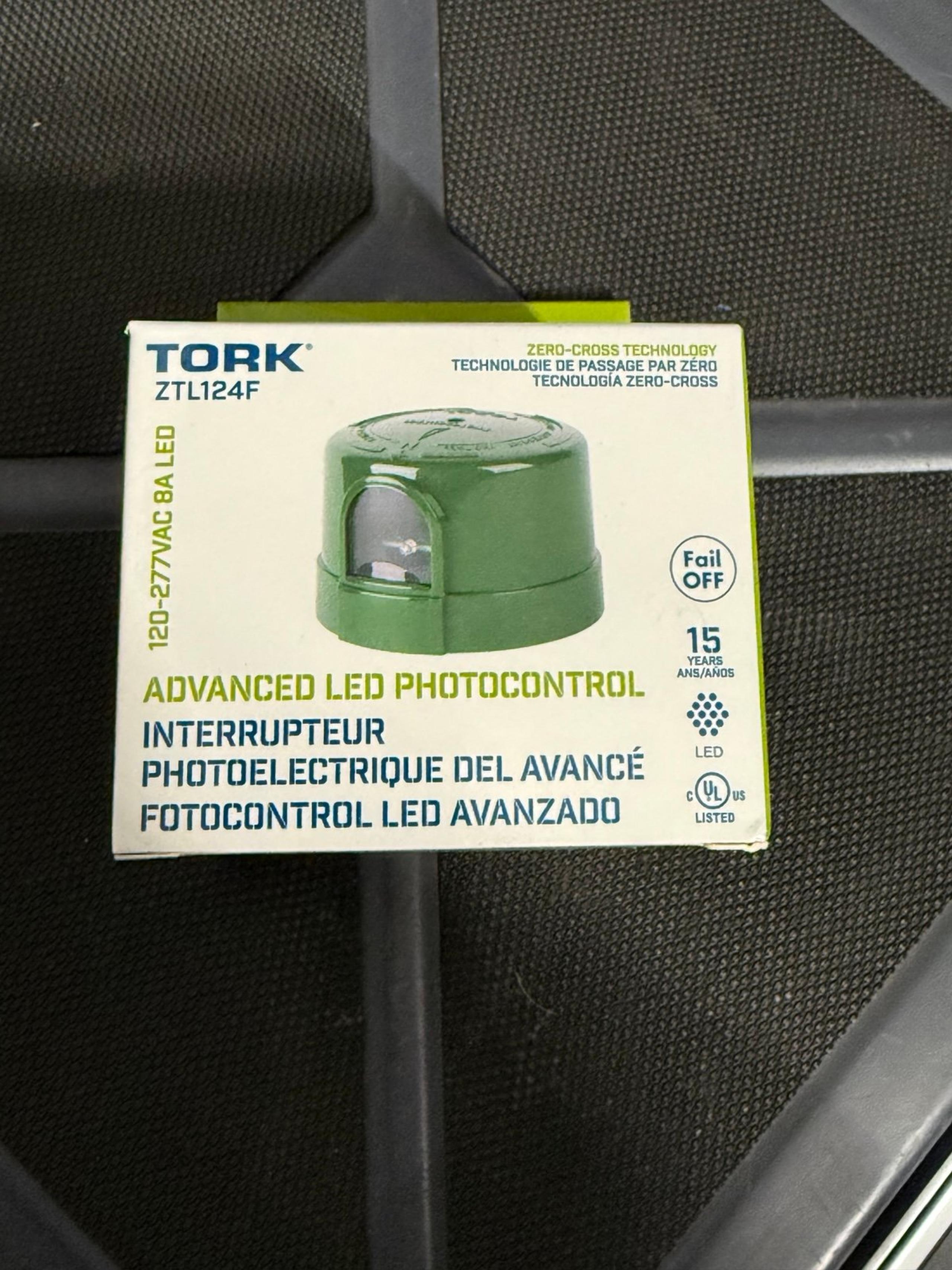 TORK ZTL124F Turn-Lock Advanced Electronic Long-Life LED Light Sensor