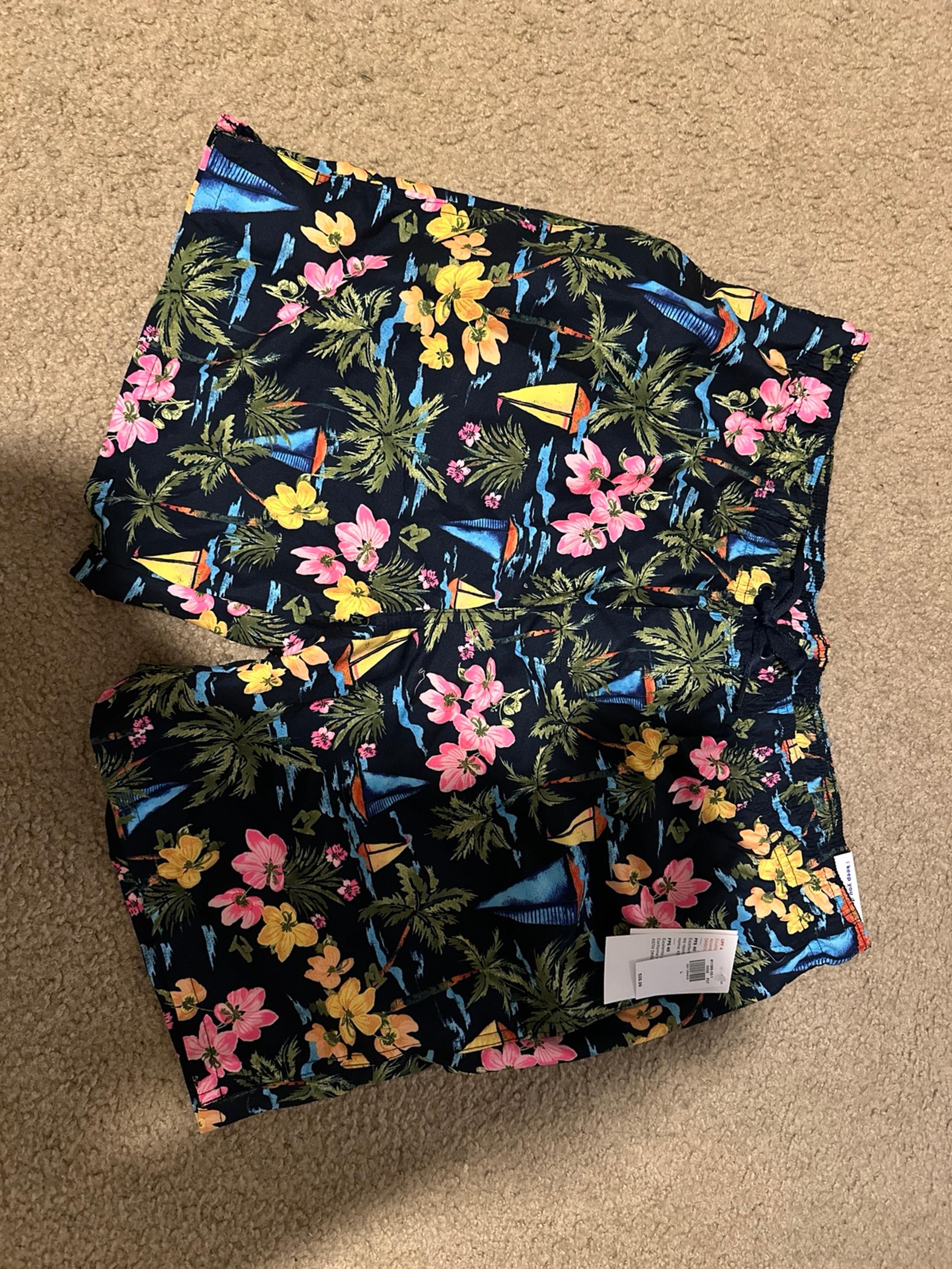 Old Navy Men’s L Swim Trunks