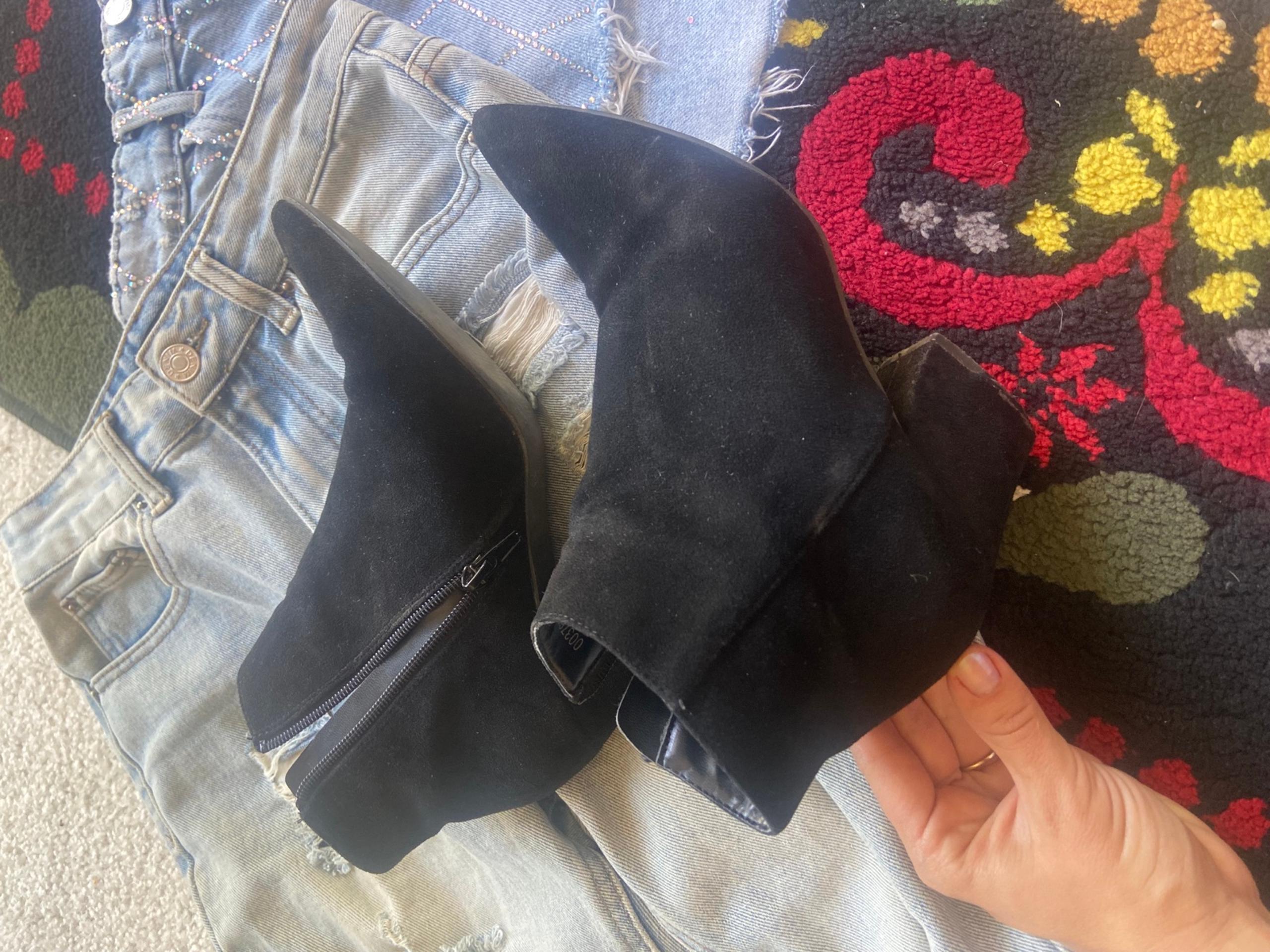 Black Boots