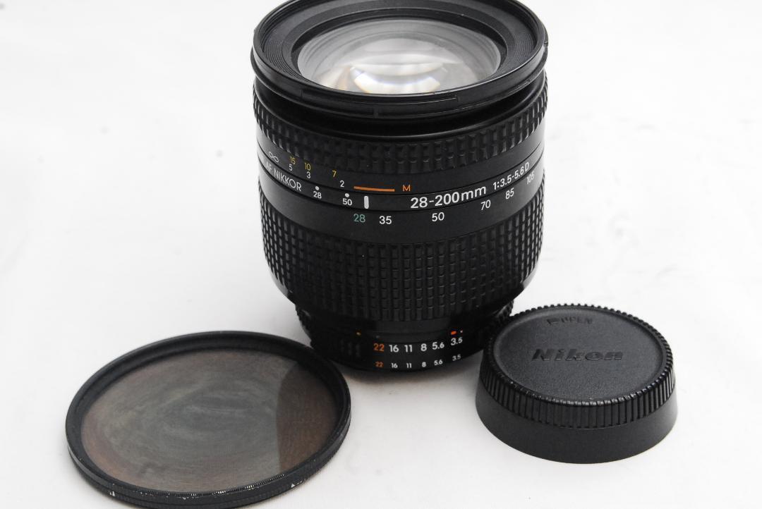 Nikon AF NIKKOR 28-200mm f/3.5-5.6 D
