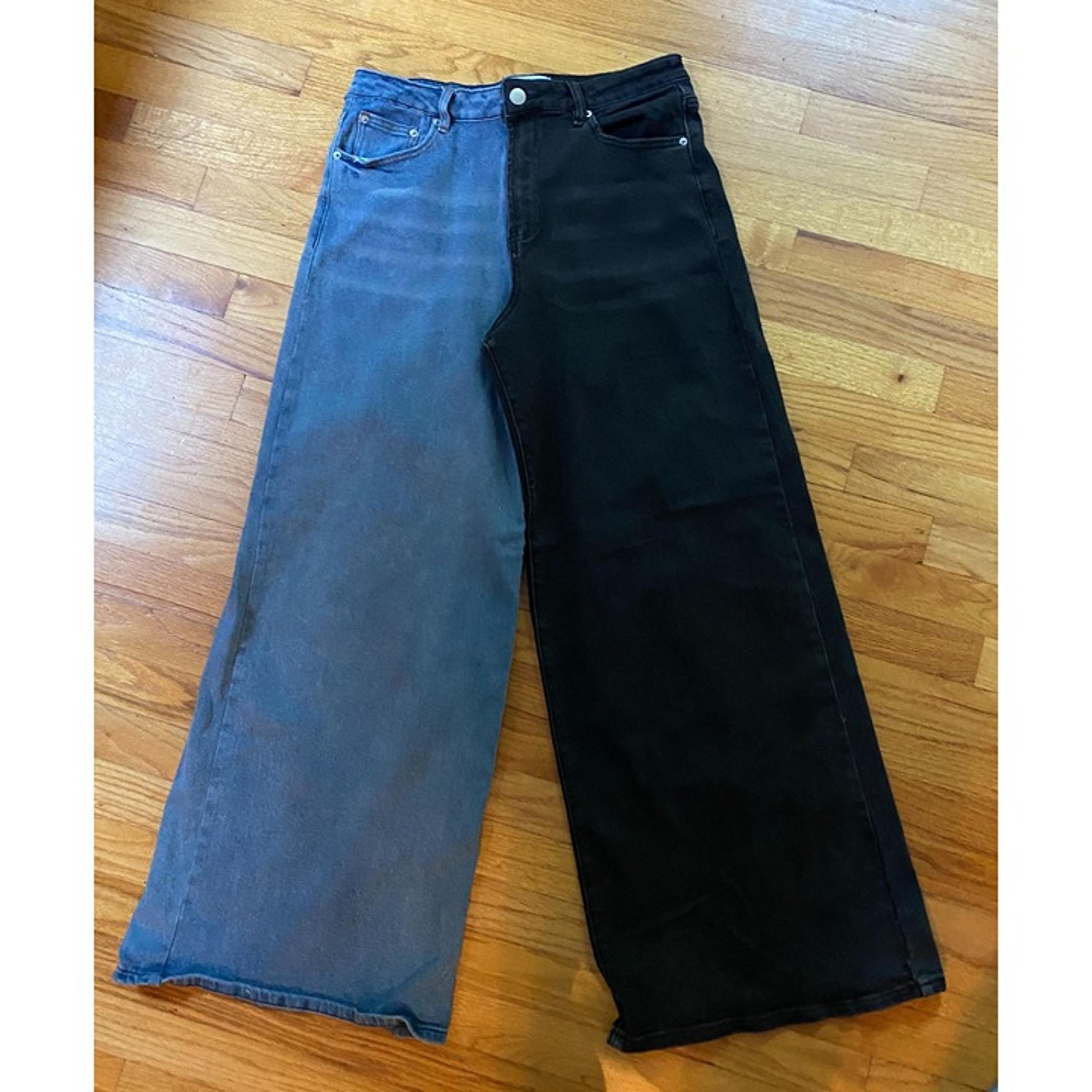 Fashion Nova Gemini Two-Tone High-Waisted Wide-Leg Baggy Jeans - Size 9