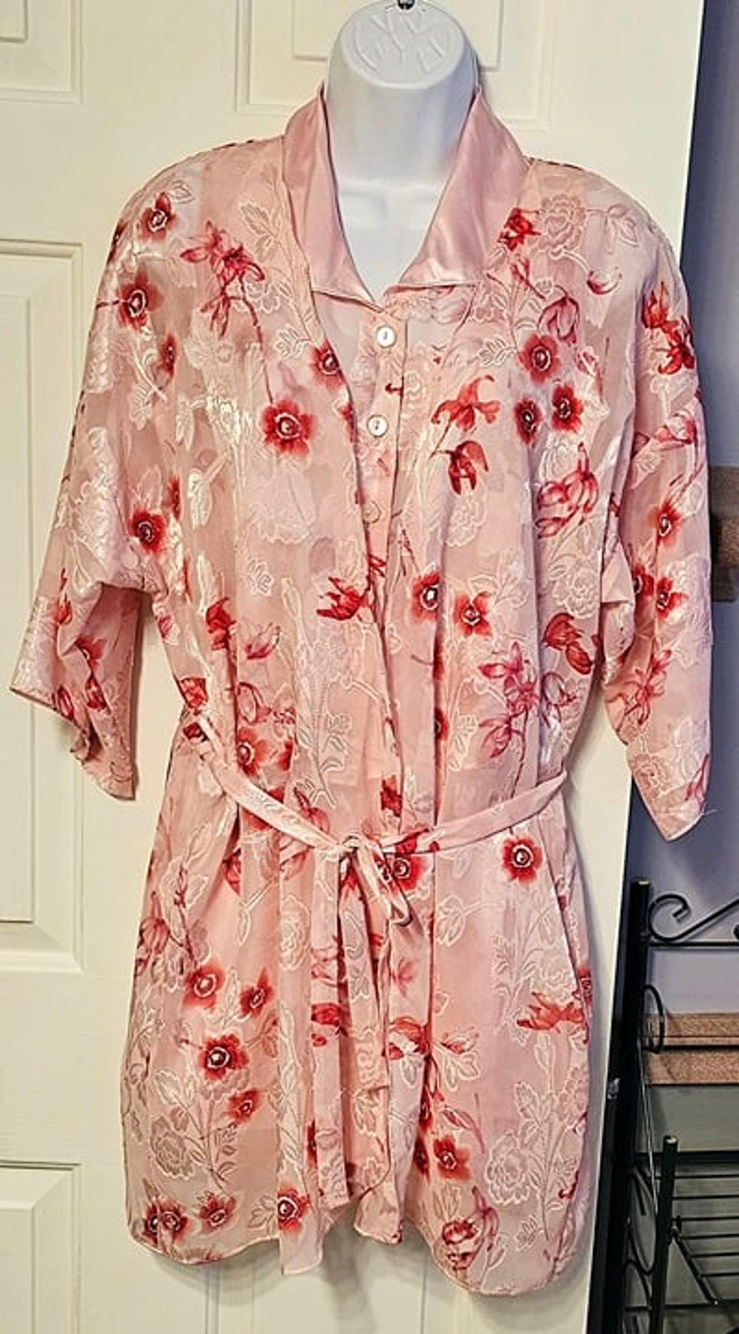 Used Women's Secret Treasures Floral PJ & Robe Set Size Small