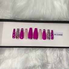 Press on nails