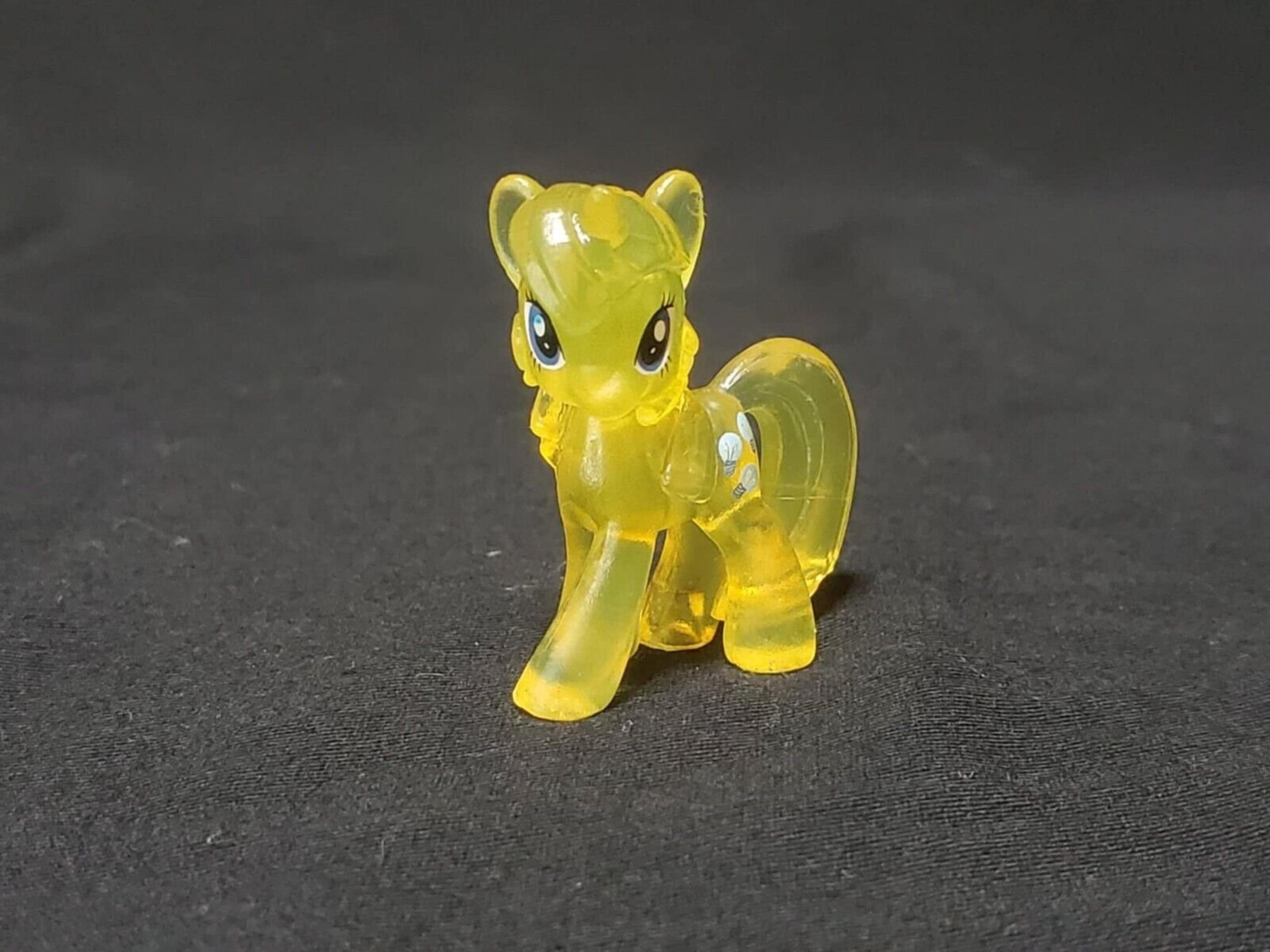 2010 Hasbro My Little Pony: Friendship is Magic Electric Sky 1.5" Toy Figure