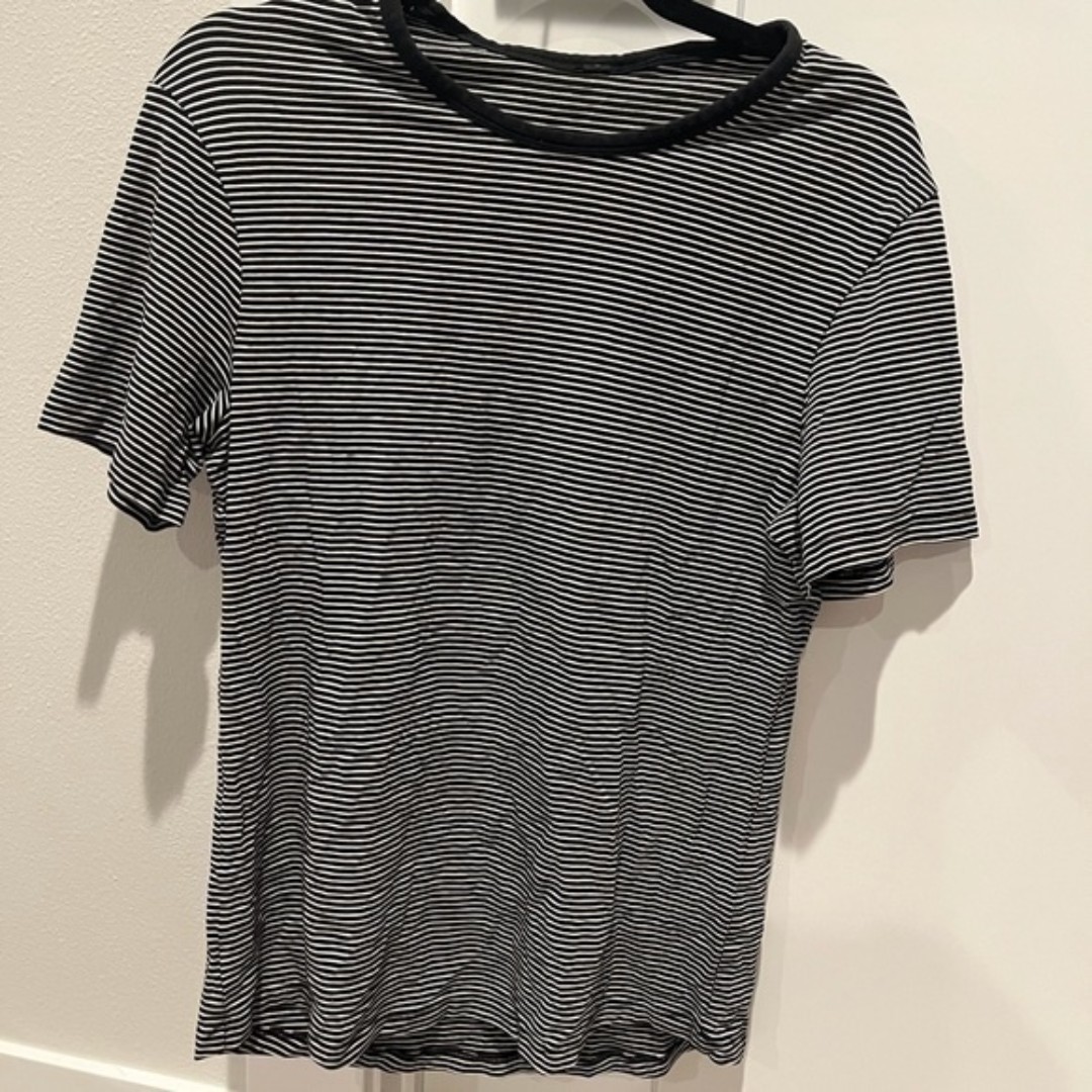 Lululemon mens size S striped tee shirt small cotton cooling trendy