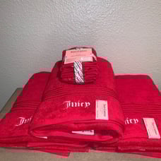 Red Holiday Juicy Couture Towel Set
