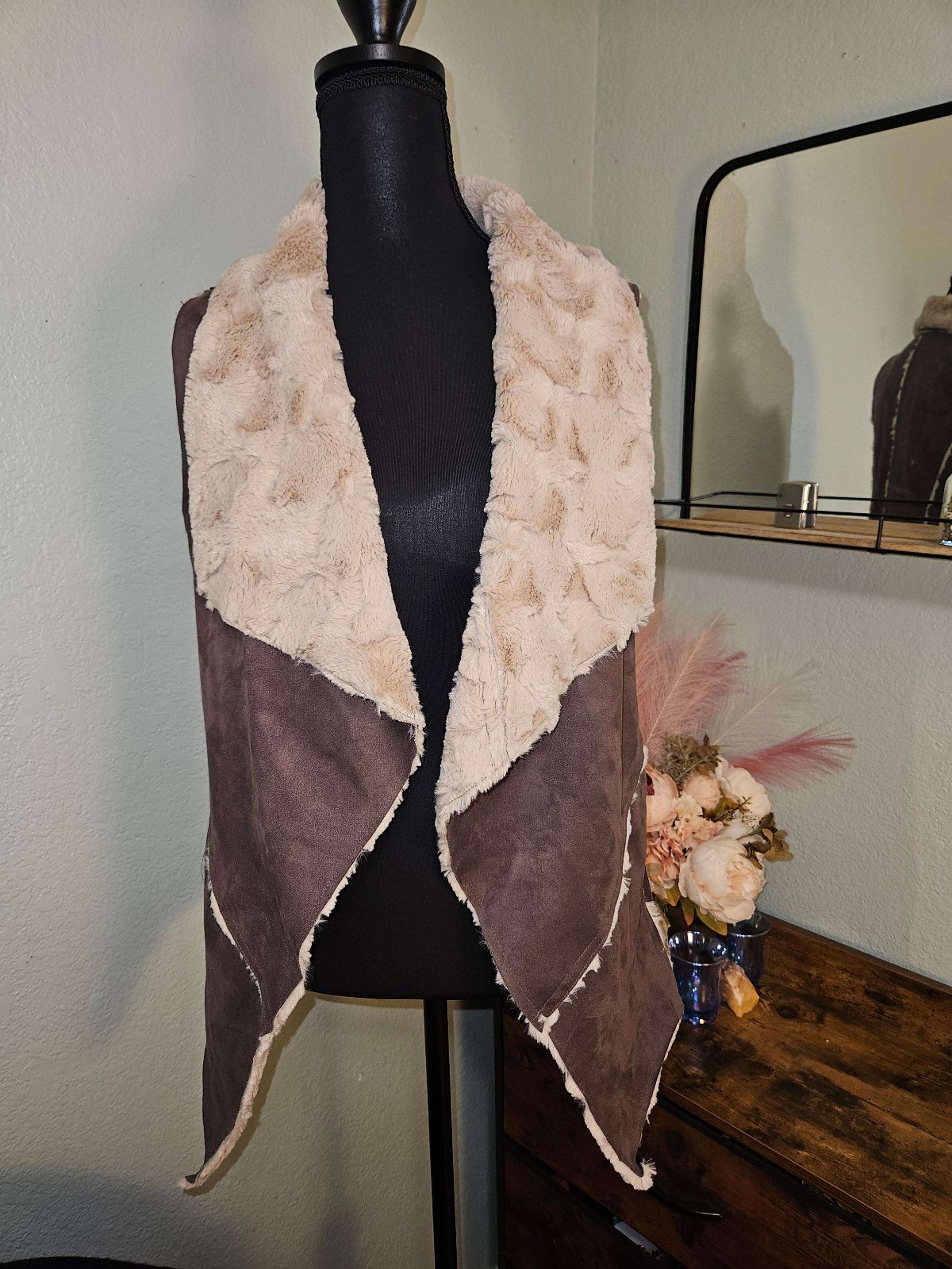 Double zero faux fur and faux suade vest, open front small