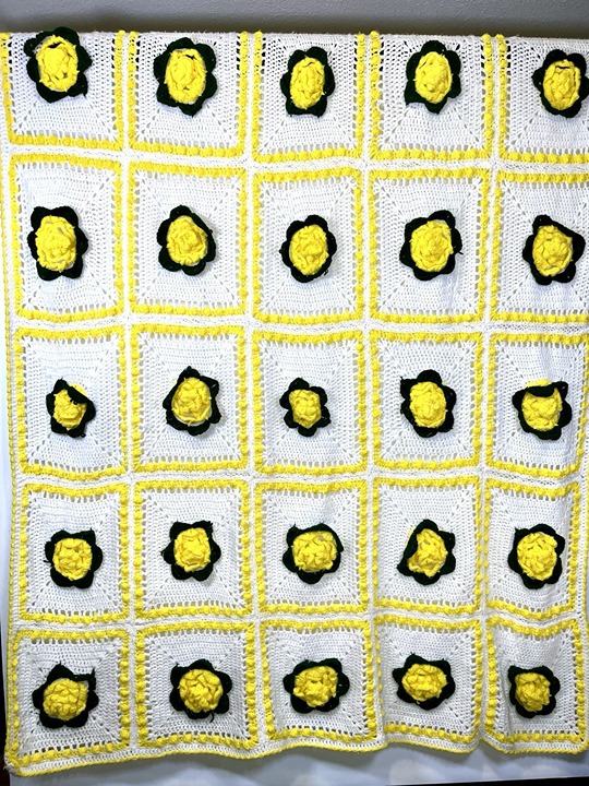 Vintage Handmade Crochet 3D Yellow Rose Granny Square Afghan Blanket 88”x63”