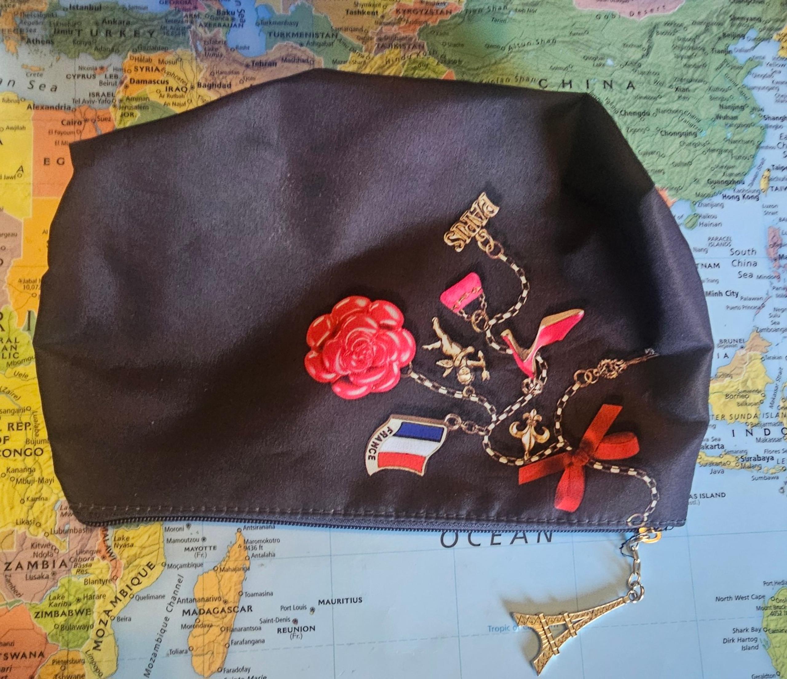 Lancôme charcoal gray cosmetic bag make up bag Paris charm pattern