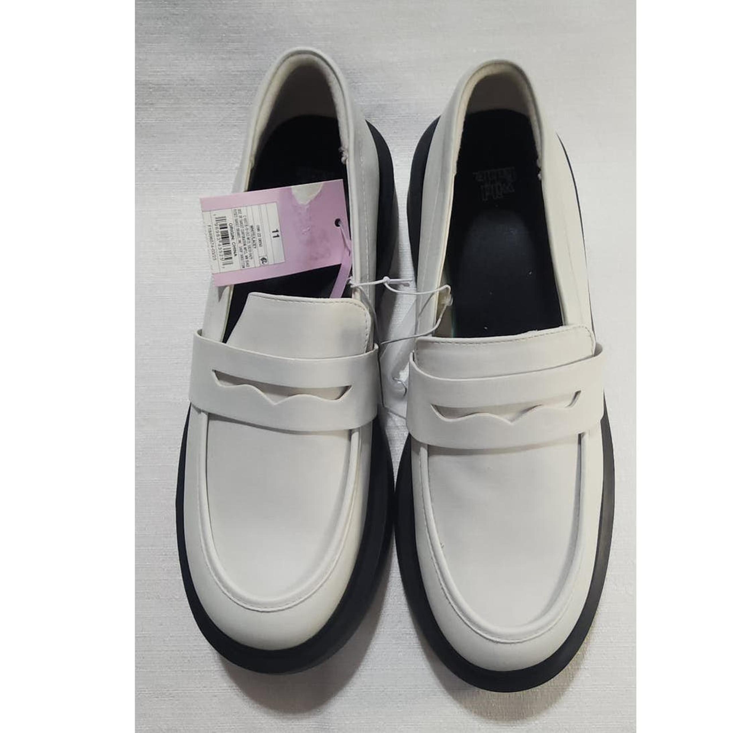 wild fable woman's shoes size 11 and memory foam