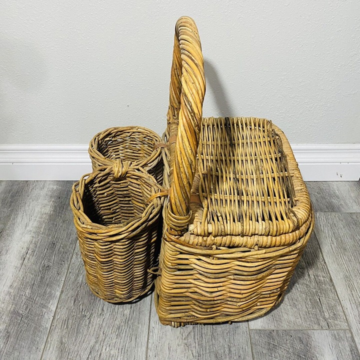 Vtg Wicker Picnic Basket Rattan Double Wine Bottle Holder Very Nice