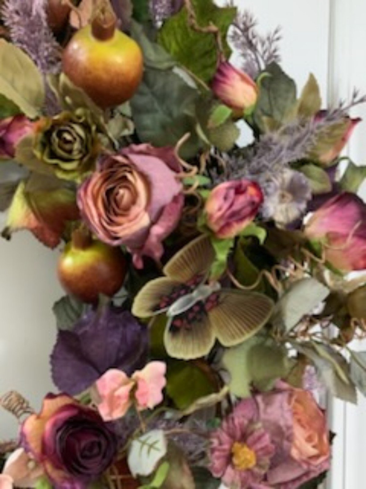 ROSES WREATH .