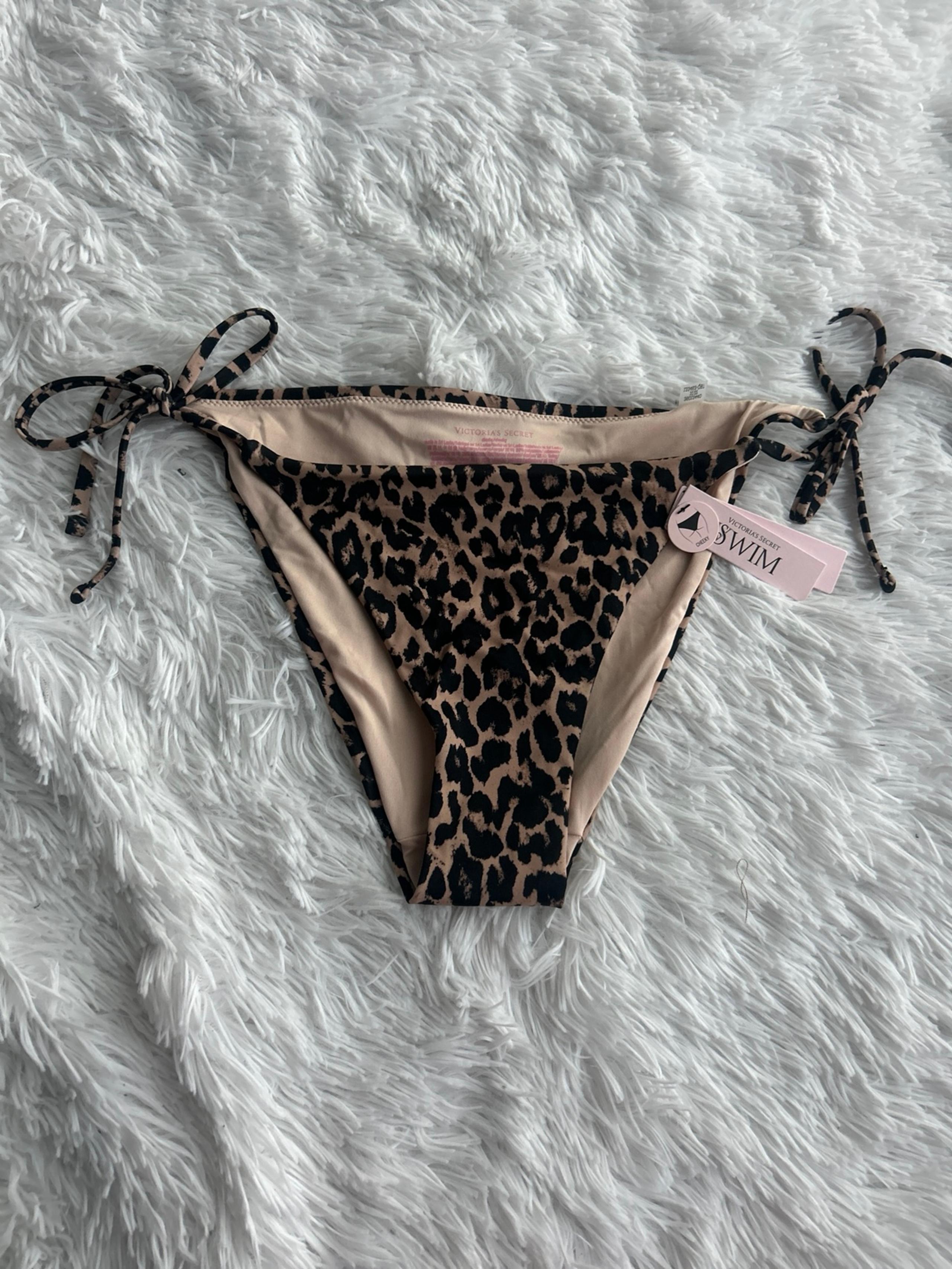 Victoria’s Secret swimsuit bottoms cheetah print size medium