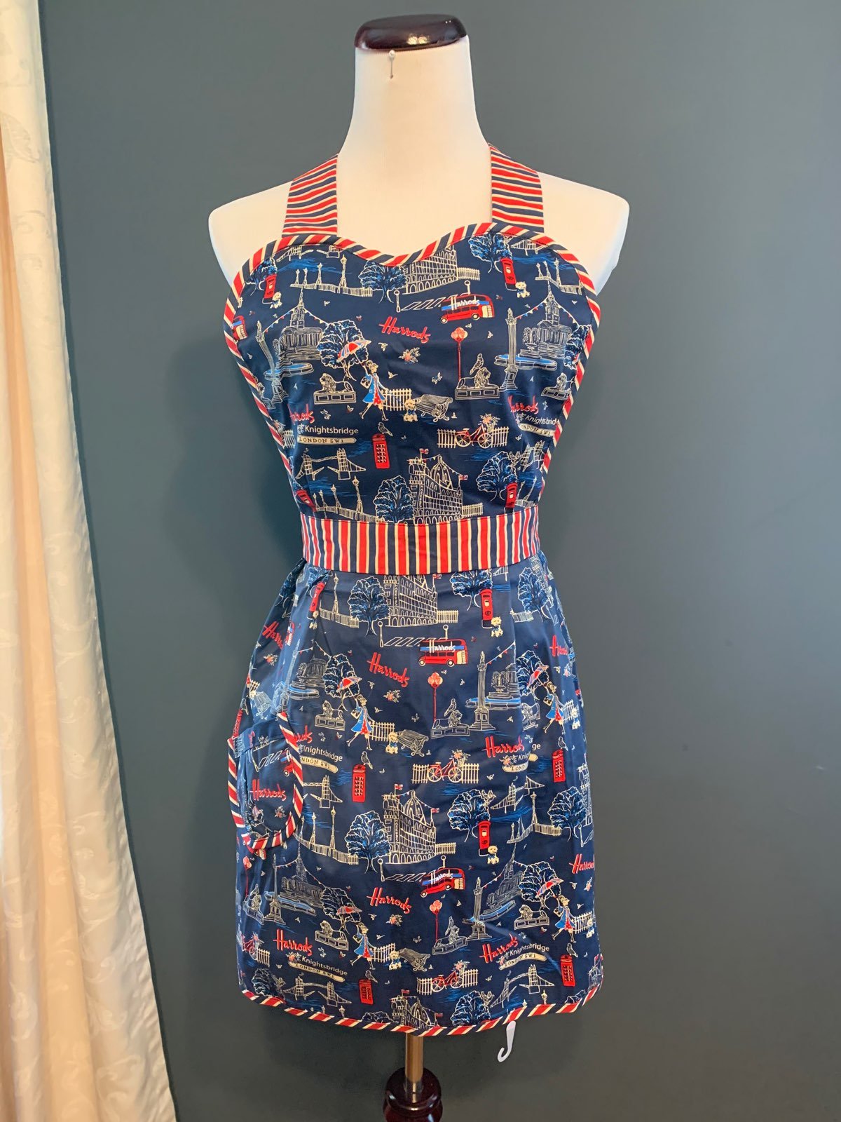 London printed Apron / Harrods of Knight