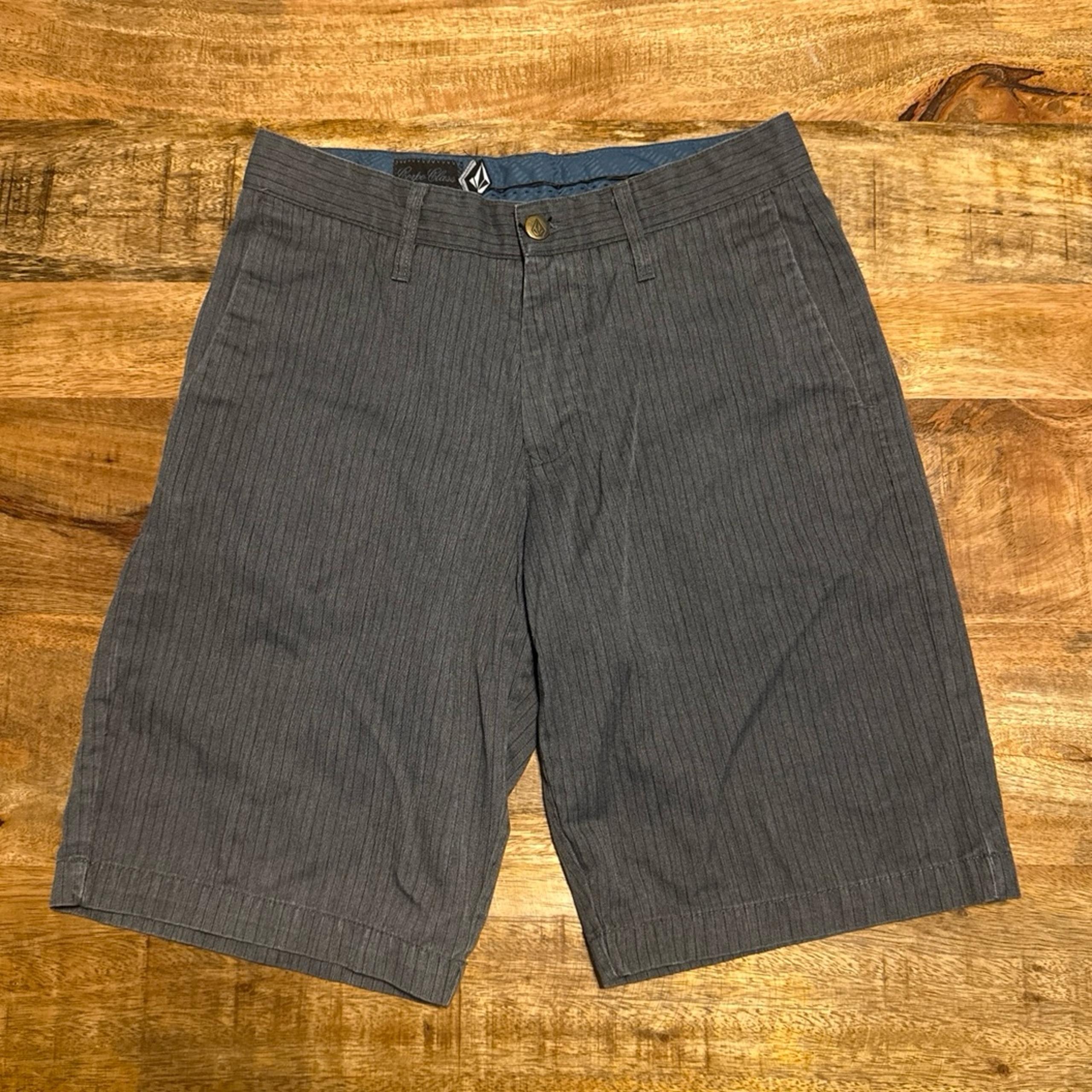 MENS SIZE SMALL 28 VOLCOM CASUAL SHORTS