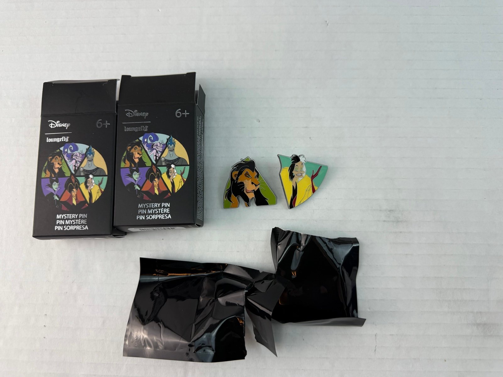 Loungefly Disney Villains Slice Puzzle Mystery Blind Box Pin Cruella Scar bundle