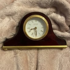 Rosewood Quartz Desk Clock