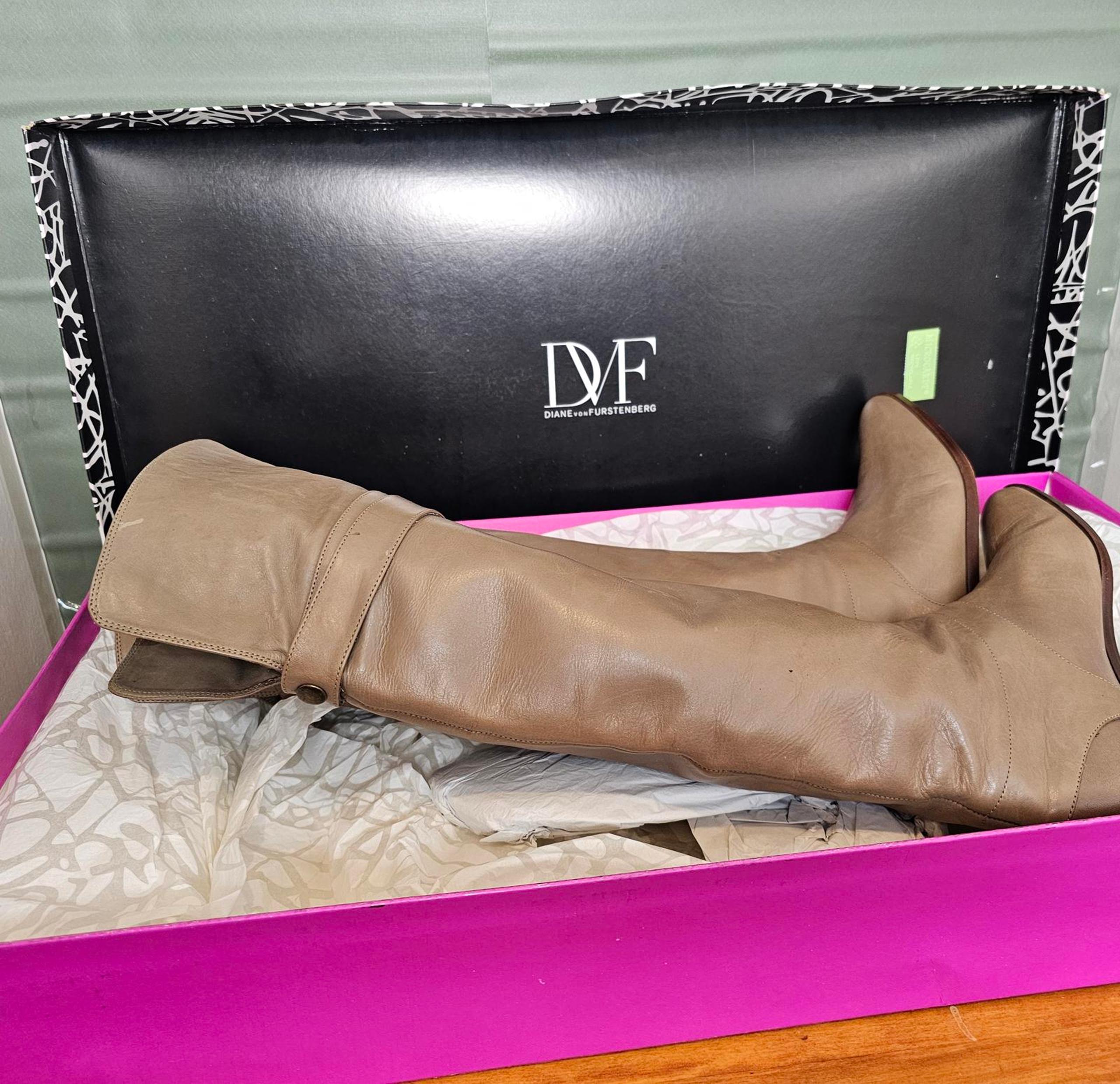 Diane Von Furstenberg Boots Tan Womens Size 6 Tall Leather