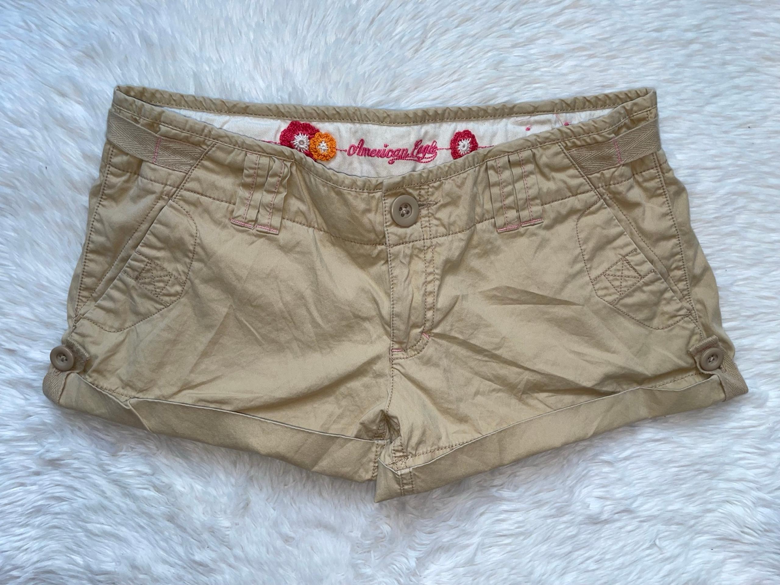 American Eagle mini cargo shorts women's size 6 low rise tan cargos summer