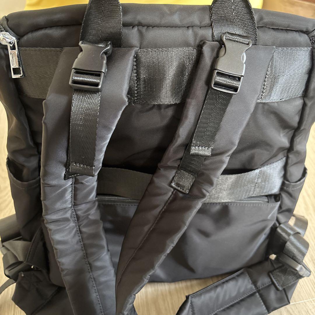 Selva Secreta Black Backpack